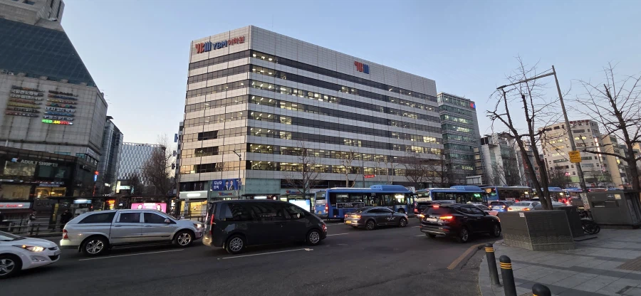 학생들 학부모들 돈을 막 쓸어담았네 ㅋㅋ_1.webp