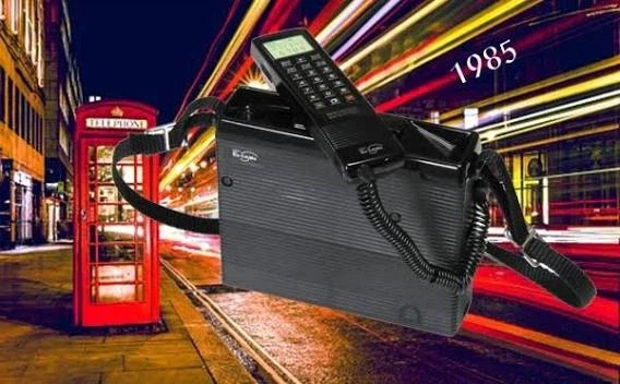 에이 저런 전화기가 어딨어 게임이 과장이 심하네_4.webp