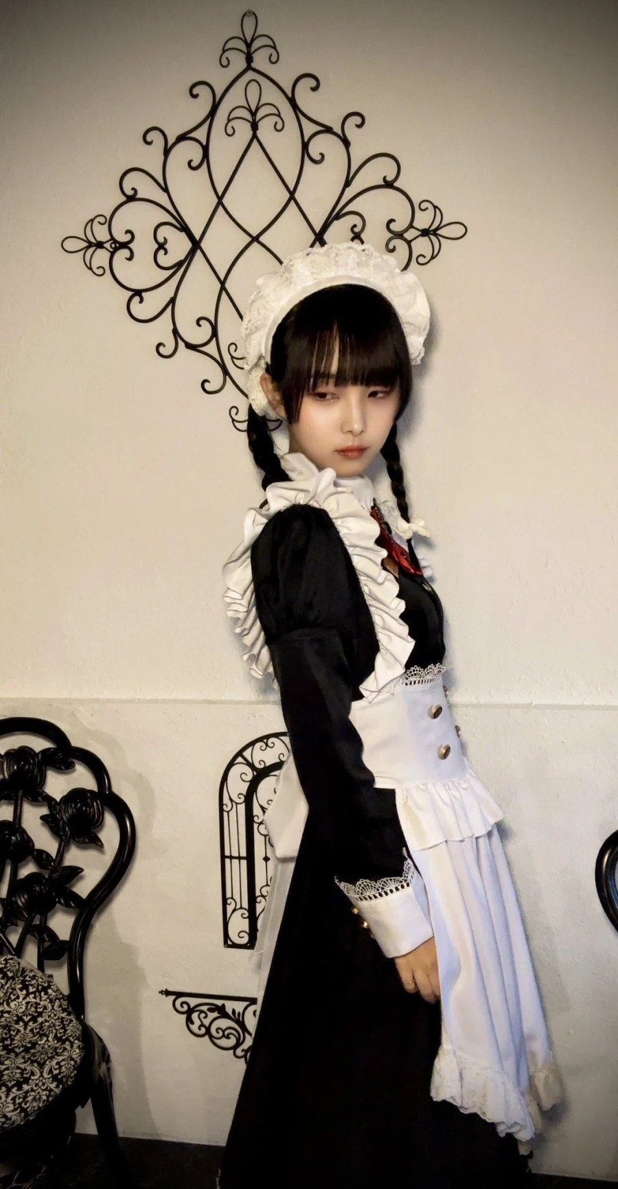 현실적 슬랜더 미인_1.webp