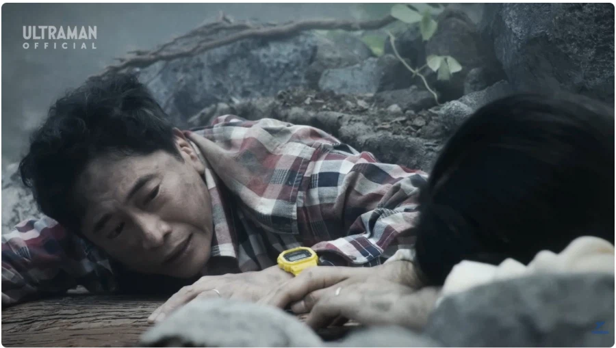 울트라맨 후배한테 과거 이야기를 묻는 선배_12.webp