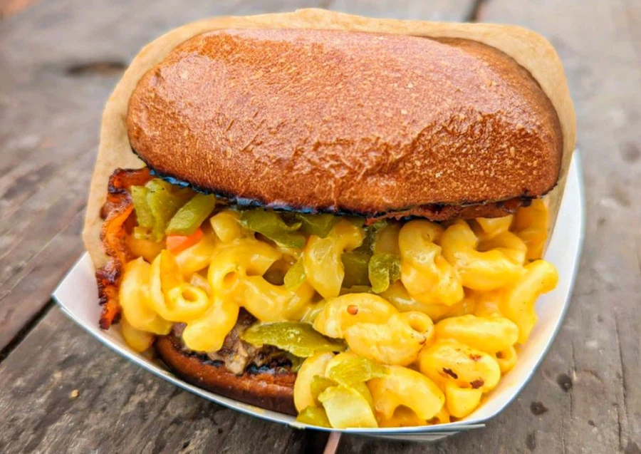 먹을 엄두가 나지 않는 햄버거_5.webp