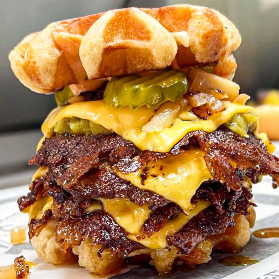 먹을 엄두가 나지 않는 햄버거_9.webp