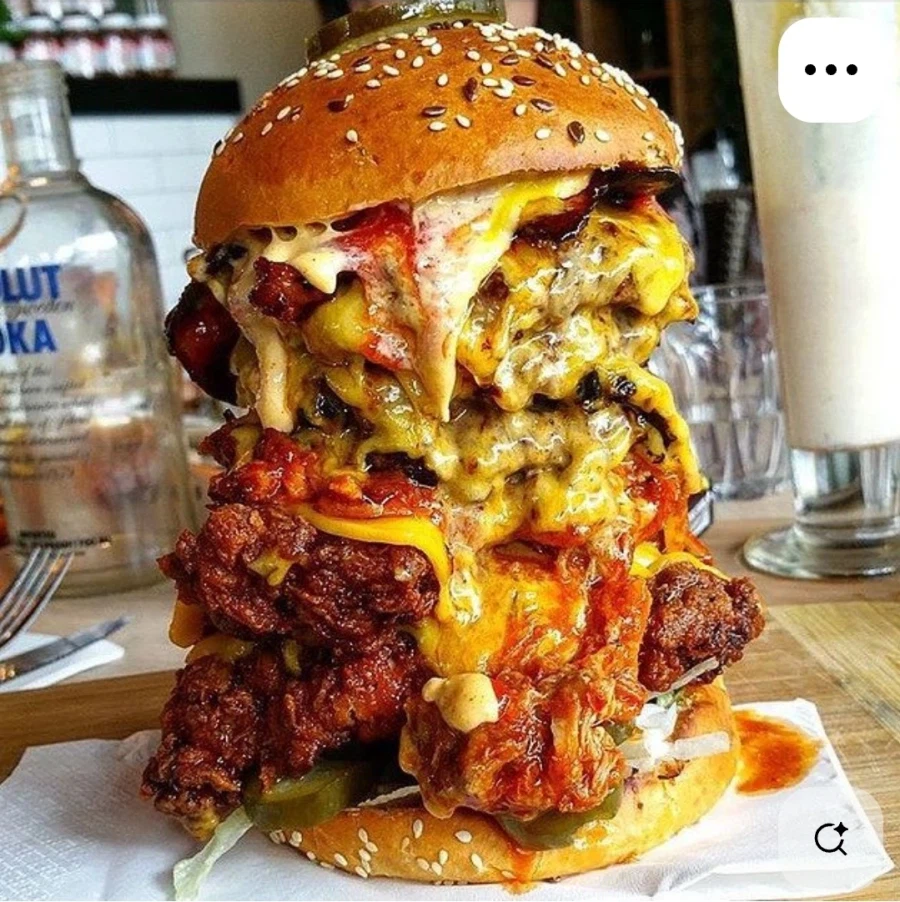 먹을 엄두가 나지 않는 햄버거_11.webp