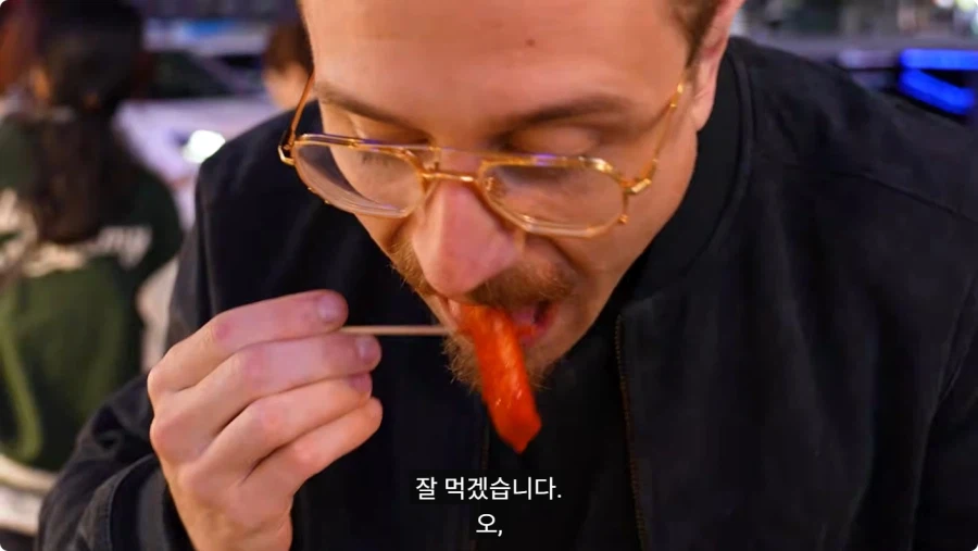 한국 매운 음식 먹어보는 외국인.jpg_7.webp