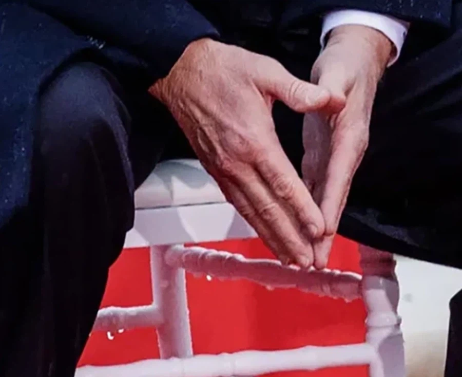 근데 트럼프는 빼박 일루미나티인 증거가 있음_4.webp