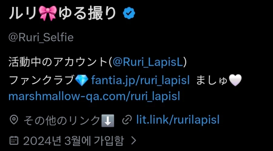 자신의 가슴을 자랑하는 유부녀_15.webp