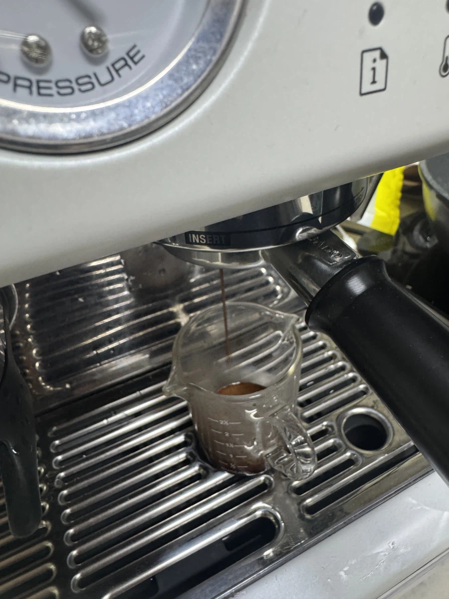 간만에 좋은 원두가 들어와서 경건하게 한잔 내려보았다._2.webp