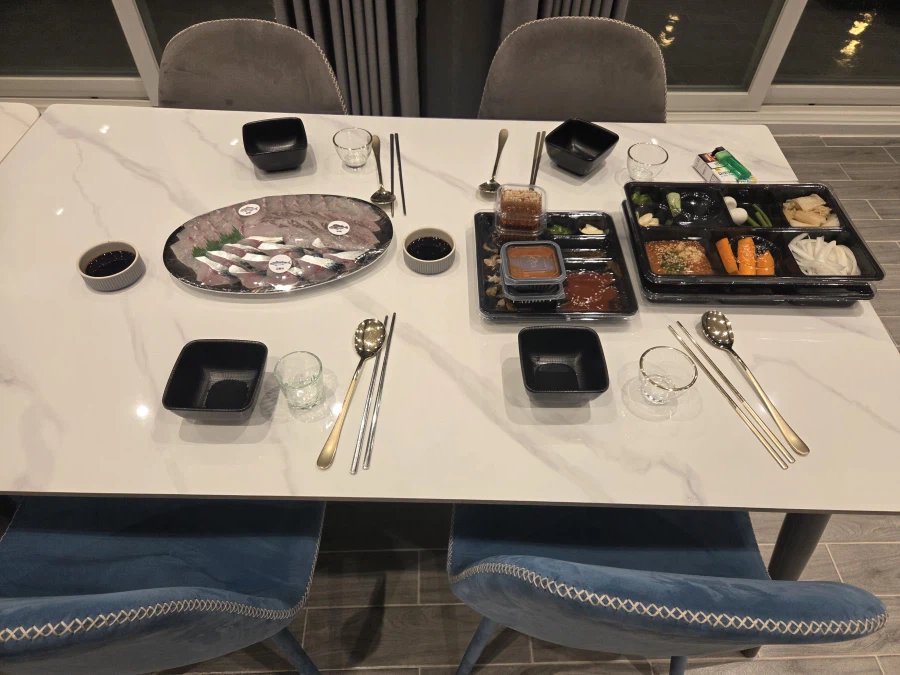 지금 남자 4인 쎅쓰 일보 직전임_1.webp