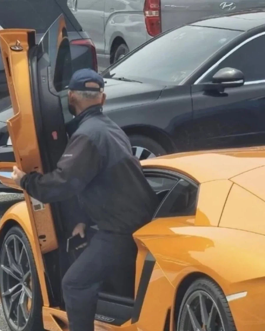 할아버지! 그거 비싼 차에요!!_2.webp