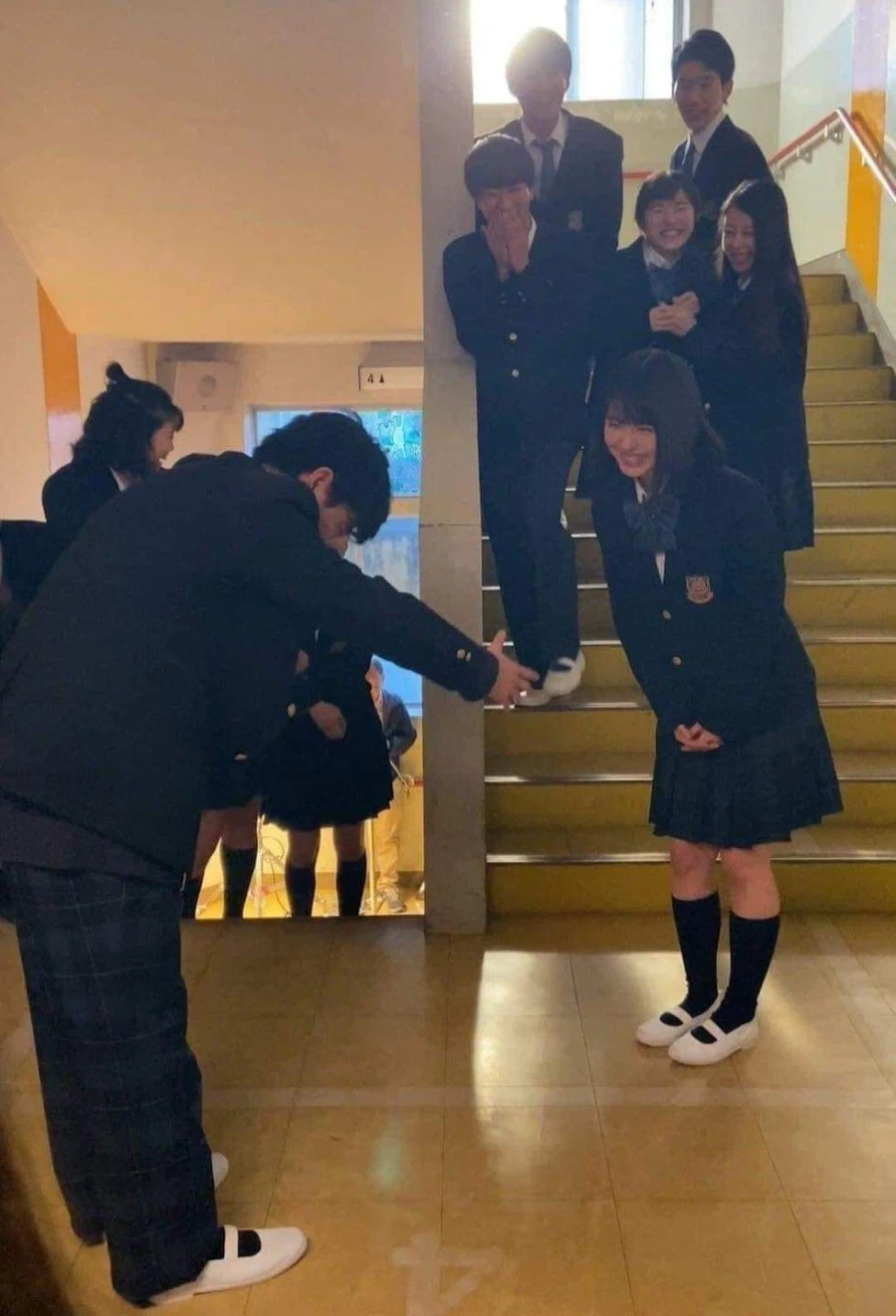 ???: 저 ... 저랑 사귀어주세요!!_1.webp