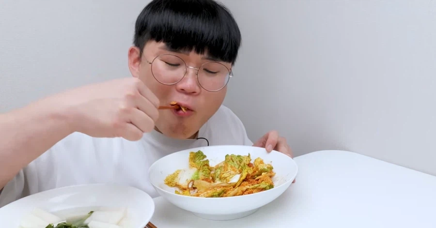 봄동 비빔밥 유행 가장 적절한 감상_1.webp