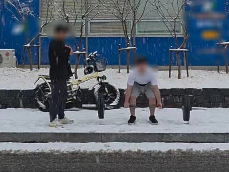??? : 만약 대구에 눈이 온다면 밖에서 데드리프트 하겠다_1.webp