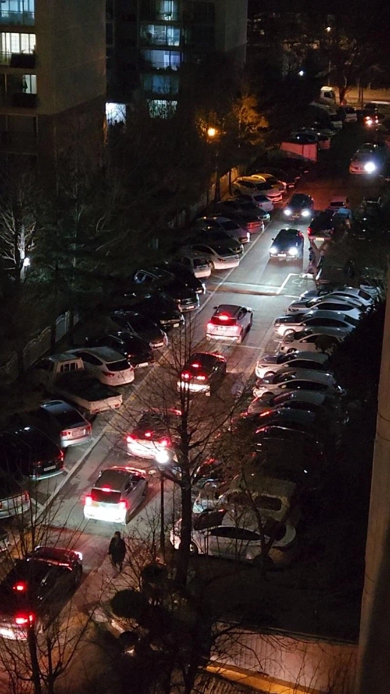 골목 운전할때 정신 나가는 순간.jpg_1.webp