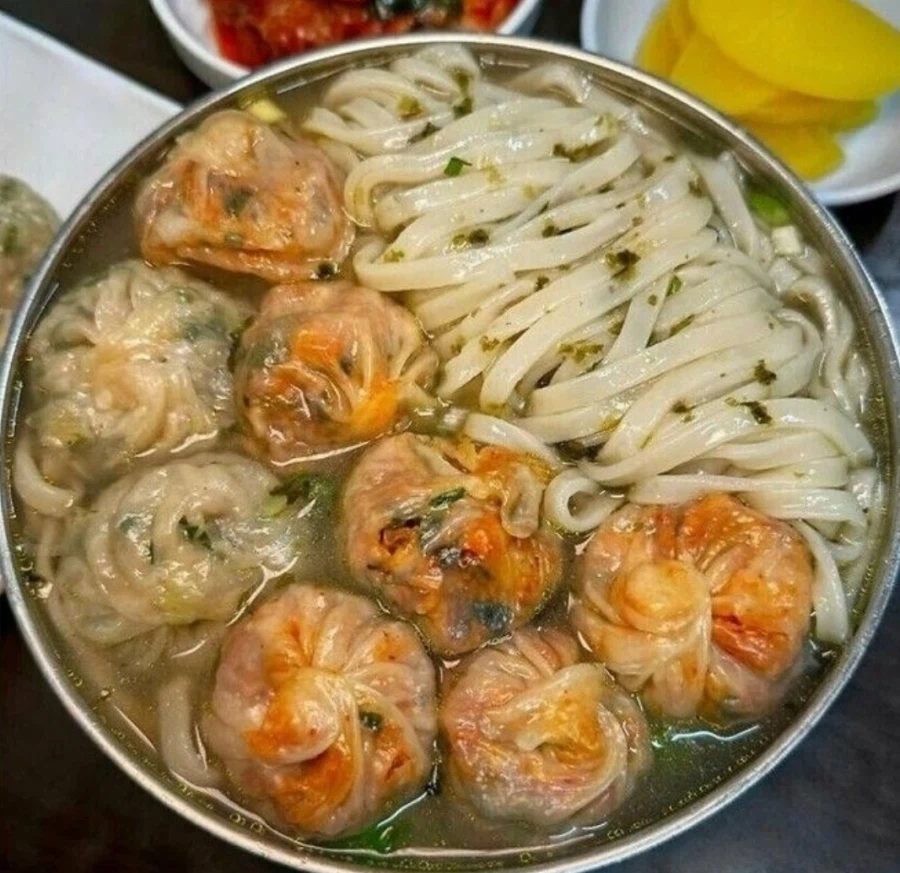 가성비 최강(?) 만두+칼국수집.. ㄷㄷ_2.webp