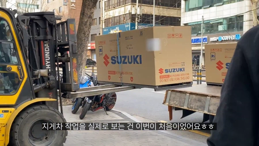 오토바이 탈때 가장 행복한 순간.jpg_1.webp