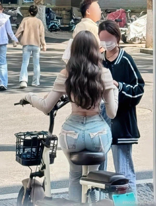 청바지가 한벌뿐인 누나.jpg_5.webp