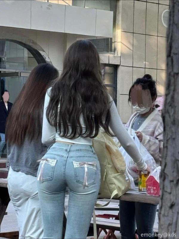 청바지가 한벌뿐인 누나.jpg_7.webp