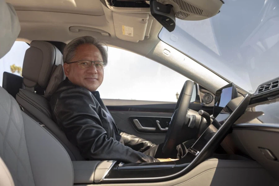 ???: 애들아 여기 자리있어_1.webp