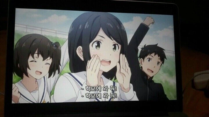 학교에 안나오는 친구를 위해 응원하는 반 친구들_1.webp