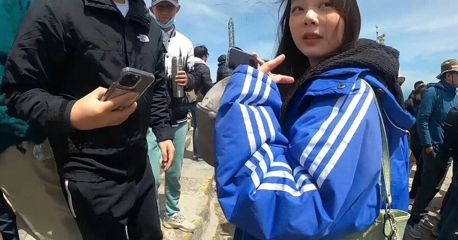 잘생긴 한국아재가 중국에서 받는 대우.jpg_1.webp