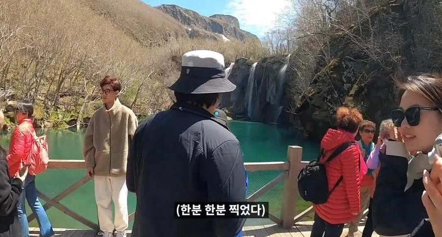 잘생긴 한국아재가 중국에서 받는 대우.jpg_5.webp