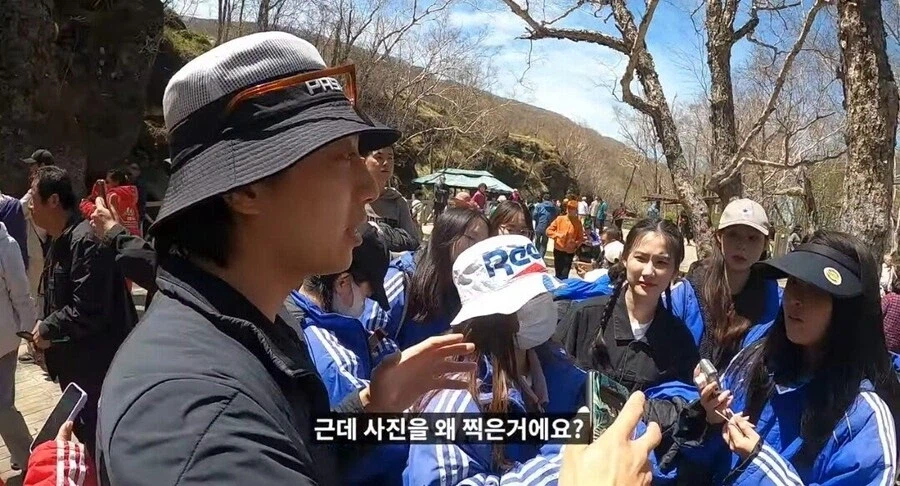 잘생긴 한국아재가 중국에서 받는 대우.jpg_7.webp