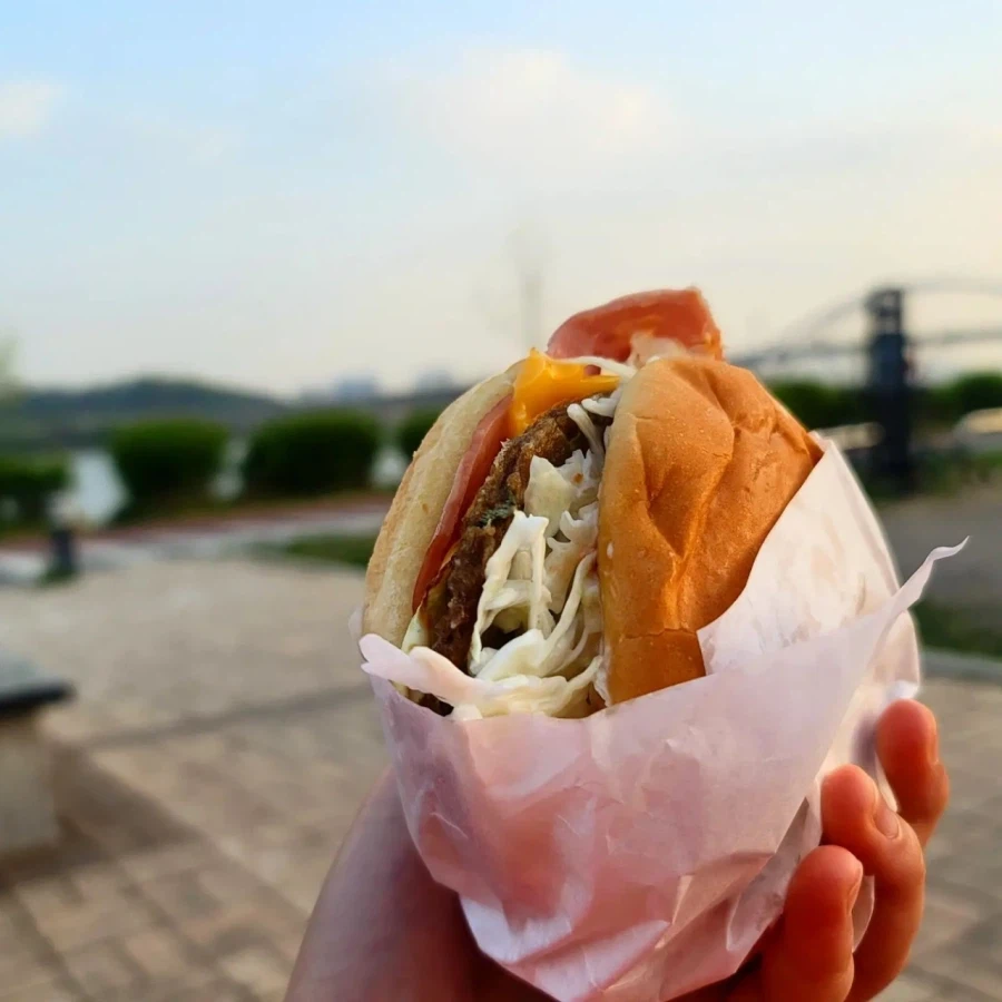 옛날, 한국식 햄버거.. 할머니들 파시는것_5.webp