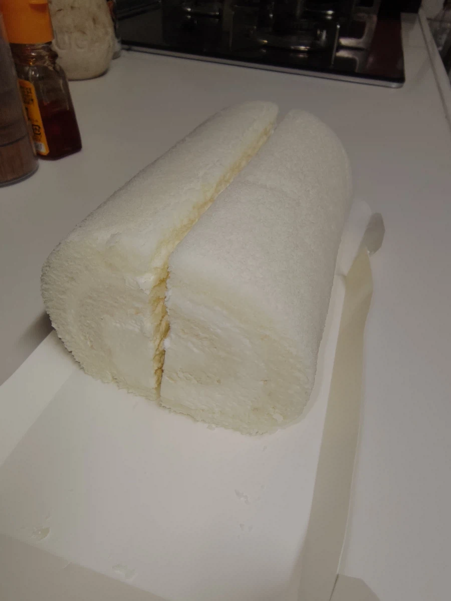 흔한 롤케이크 커팅법.jpg_1.webp