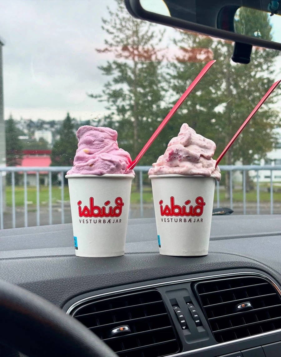 아이슬란드에서 데이트하기 국룰.jpg_4.webp