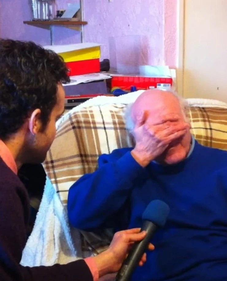 사용하지않는 유선전화를 14년간 유지한 노인.jpg_4.webp