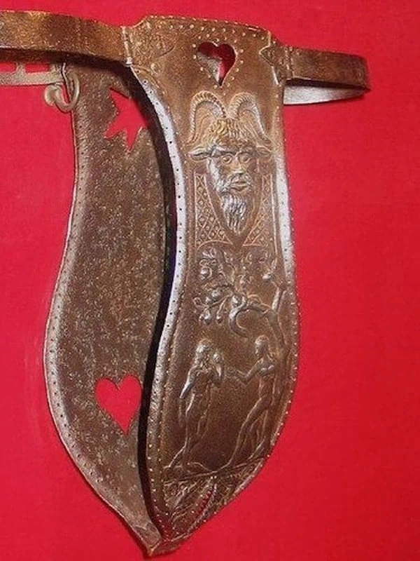 중세시대 정조대_3.webp