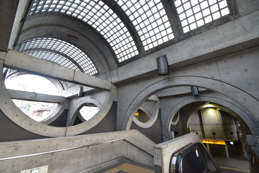 좀 독특하게 생긴 일본 전철역, 게이한 우지역_10.jpg