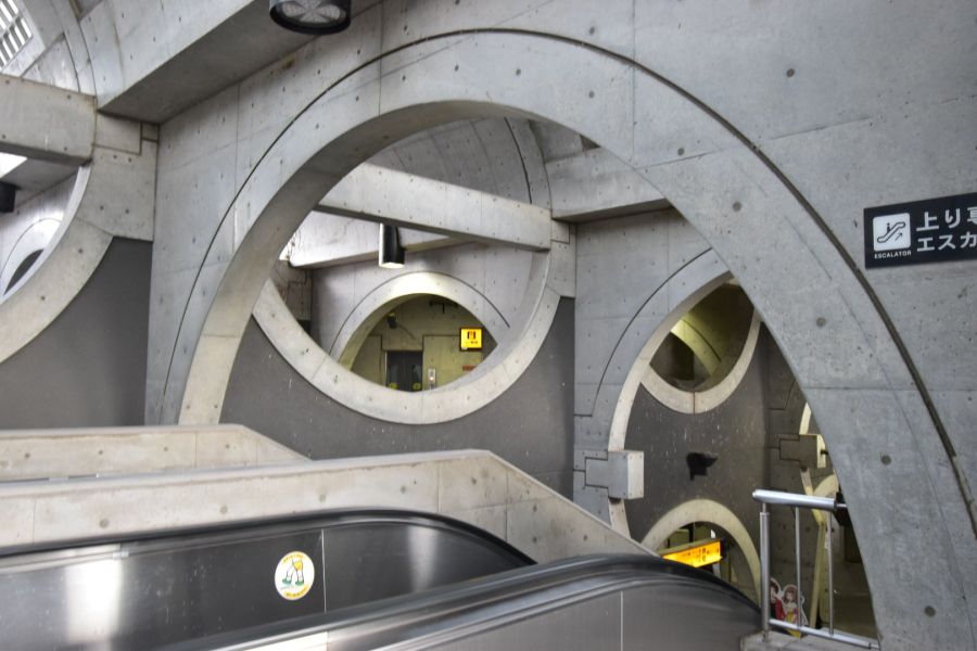 좀 독특하게 생긴 일본 전철역, 게이한 우지역_12.jpg