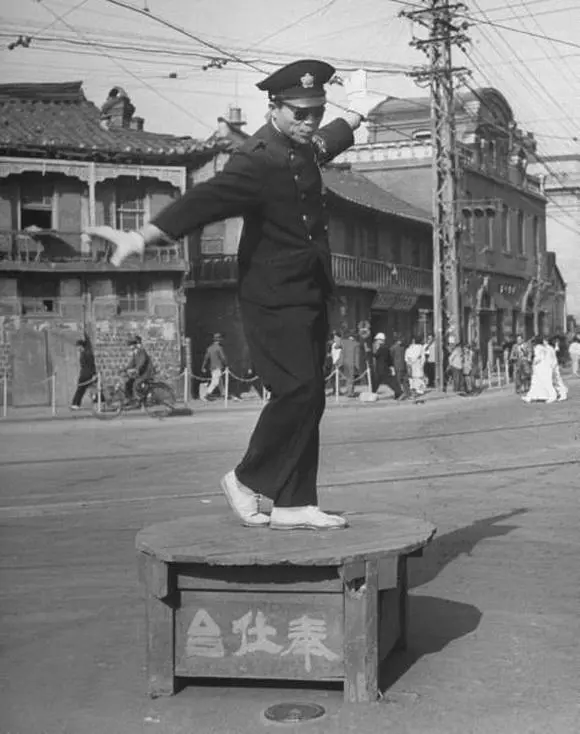 한국의 신호등이 인간이었던 시절_6.webp