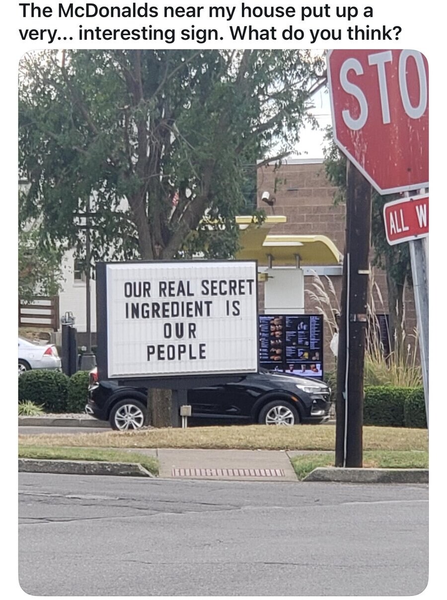 맥도널드 씨 엄청나게 맛있는 패티를 새로 들여왔다고 한 게 언제였죠?_1.jpg