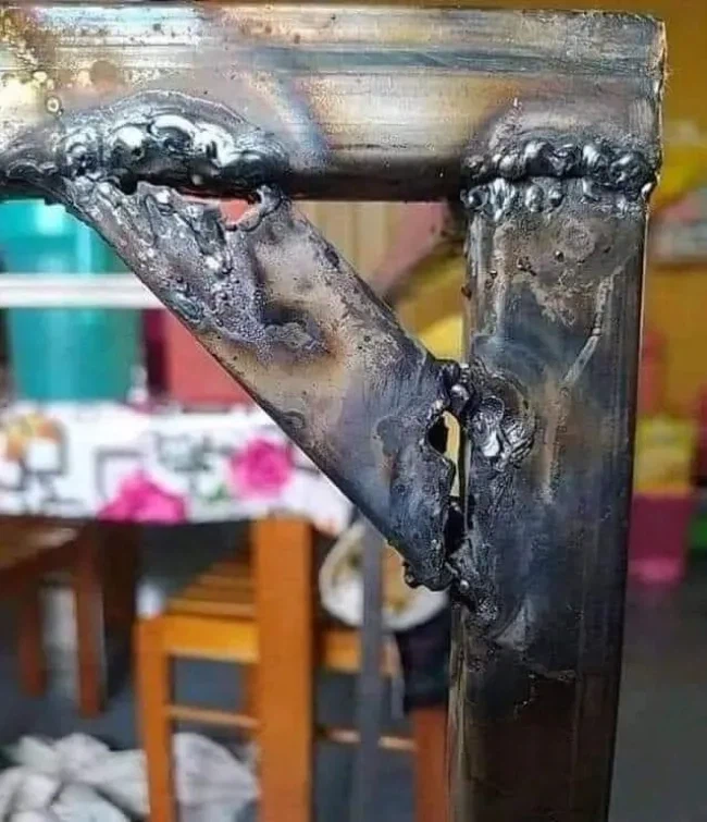 인터넷으로 용접한거 자랑하는 짤_1.webp