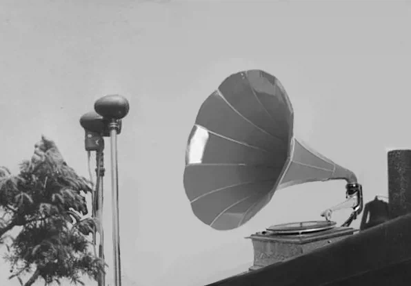 미국)이 친미정권 세울때마다 똥불차는 이유_1.webp