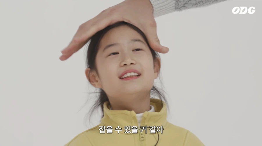 어린 아이들과 쌀,보리 게임하는 최홍만_13.webp