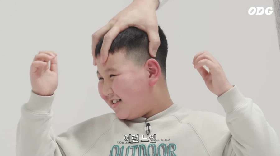 어린 아이들과 쌀,보리 게임하는 최홍만_16.webp