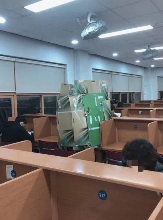 세상에서 가장 예민한 사람.jpg_1.webp