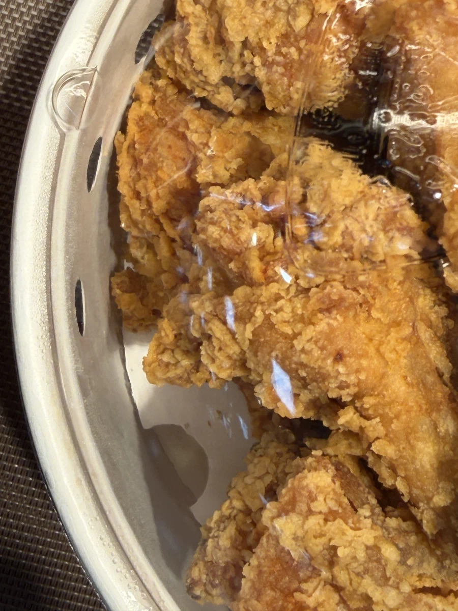 (치킨) 시잘 밑장 빼기 하네 ㅡㅡ_2.webp