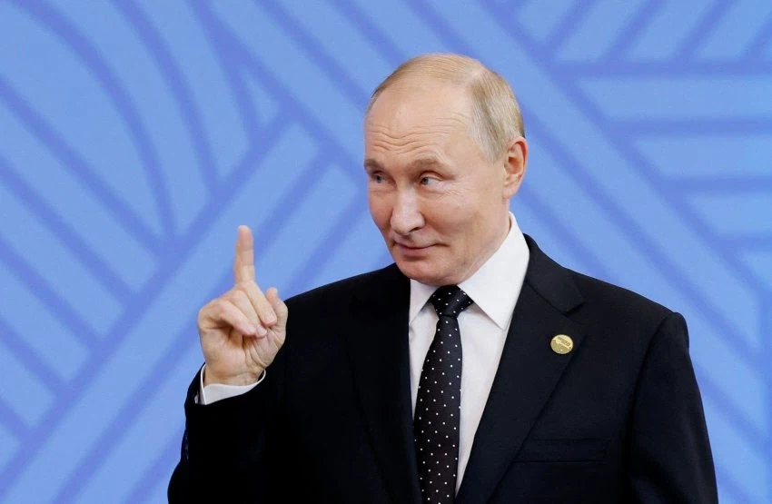 ???: 뭐어? 중동에서 전쟁이라고?? 기름이 중동에서만 나오는건 아니잖아?_1.webp