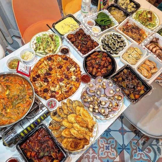 은근 한국에서 즐기기 힘들다는 포트럭파티_2.webp