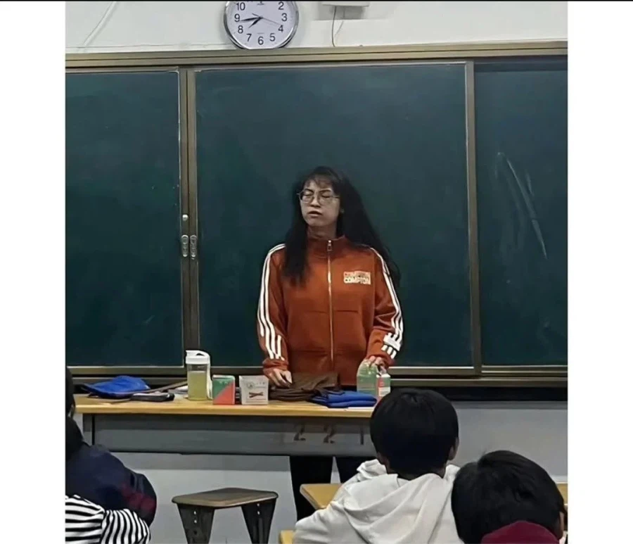 풋풋한 초등학교 여교사 1년 후기_4.webp