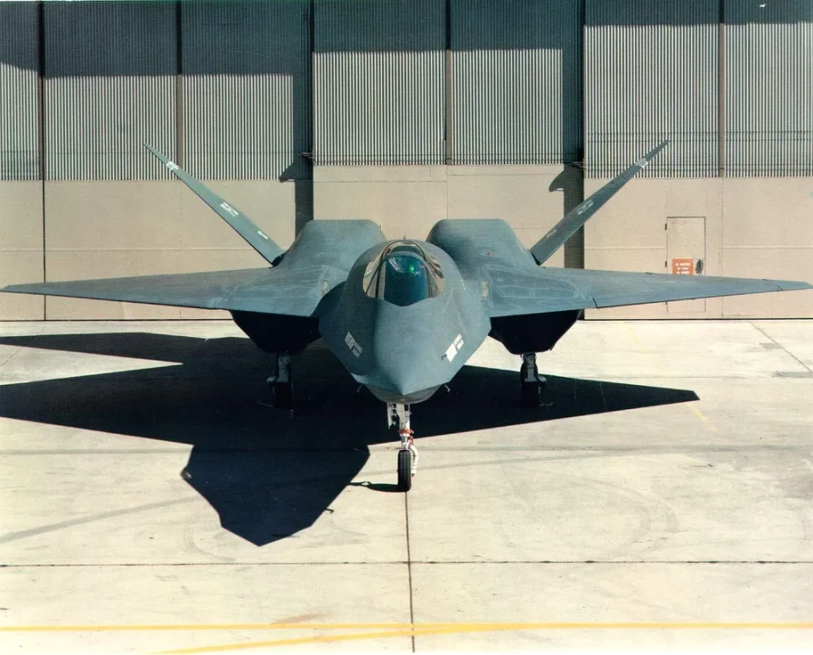 양산되진 못했지만 멋진 디자인으로 게임등에서 자주 나오는 전투기.JPG_4.webp