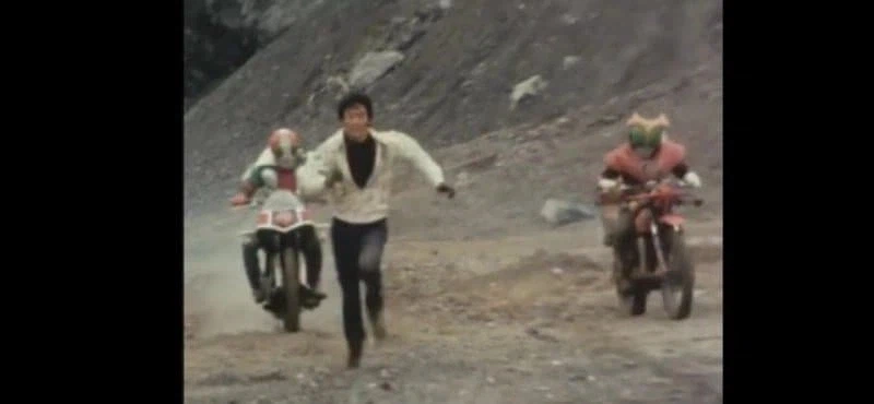 가면라이더) 후배 강화 특훈을 도와주는 선배님들.jpg_13.webp