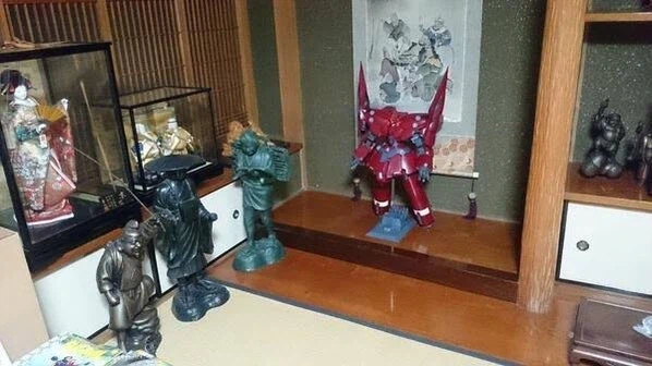 미묘하게 자연스러운 건프라.jpg_1.webp