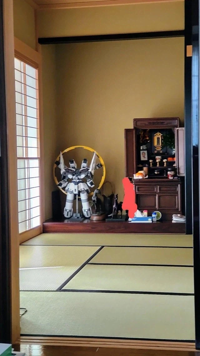 미묘하게 자연스러운 건프라.jpg_2.webp