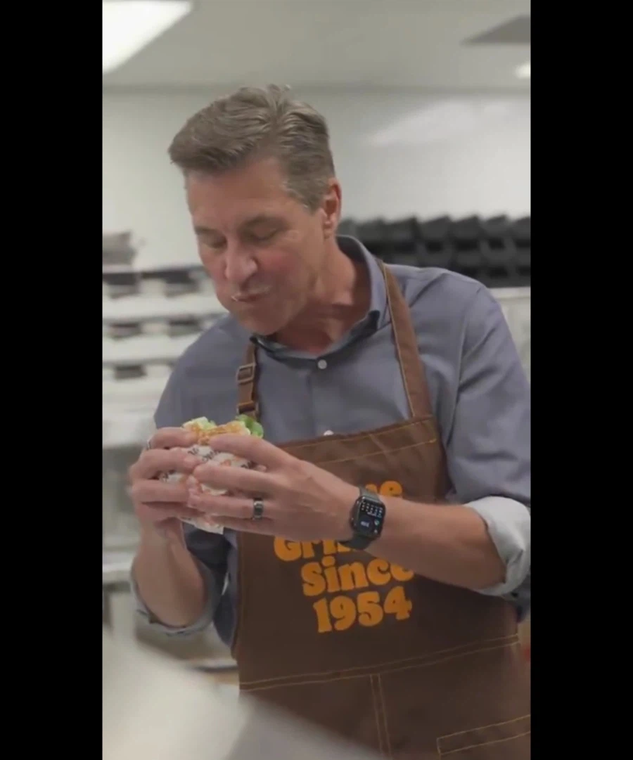 버거킹 CEO 한입 크기가 맘에 안든다는 댓글을 봤는데_1.webp