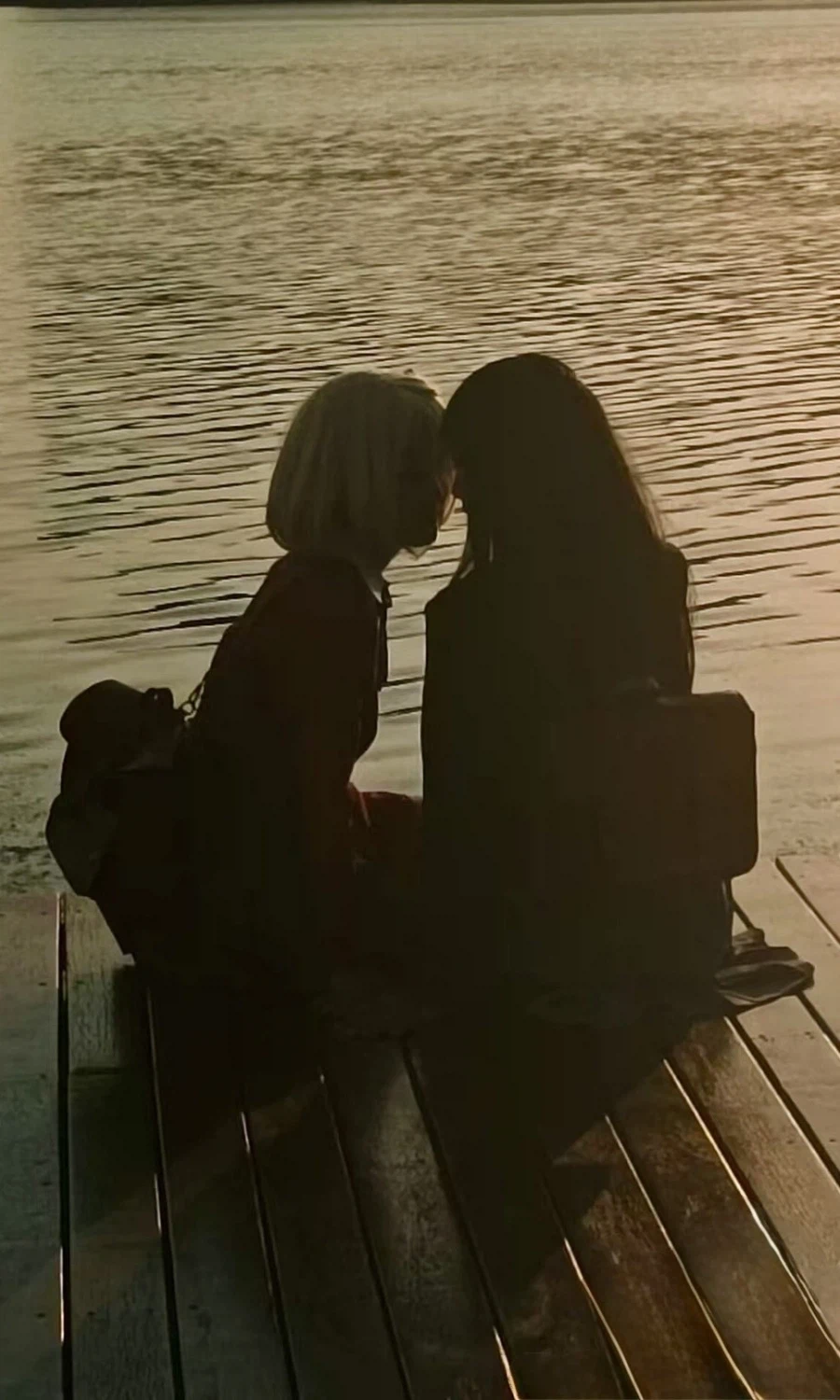 제발 야한 거만 보지 말고 ..... 이런 수준높고 고상한..._1.webp